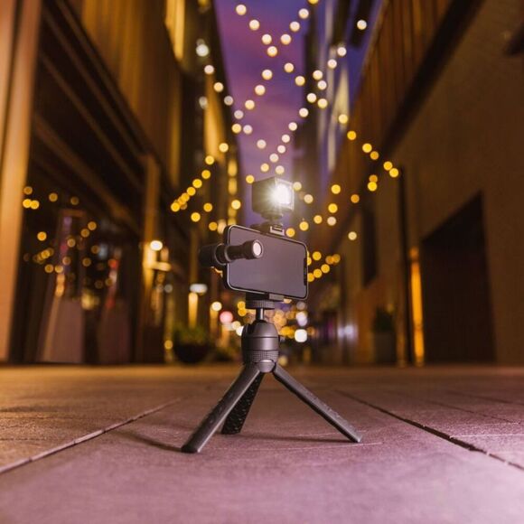 RODE Microphones - RODE Vlogger Kit iOS Edition Shotgun Mic Tripod In Black - Picture 6 of 8